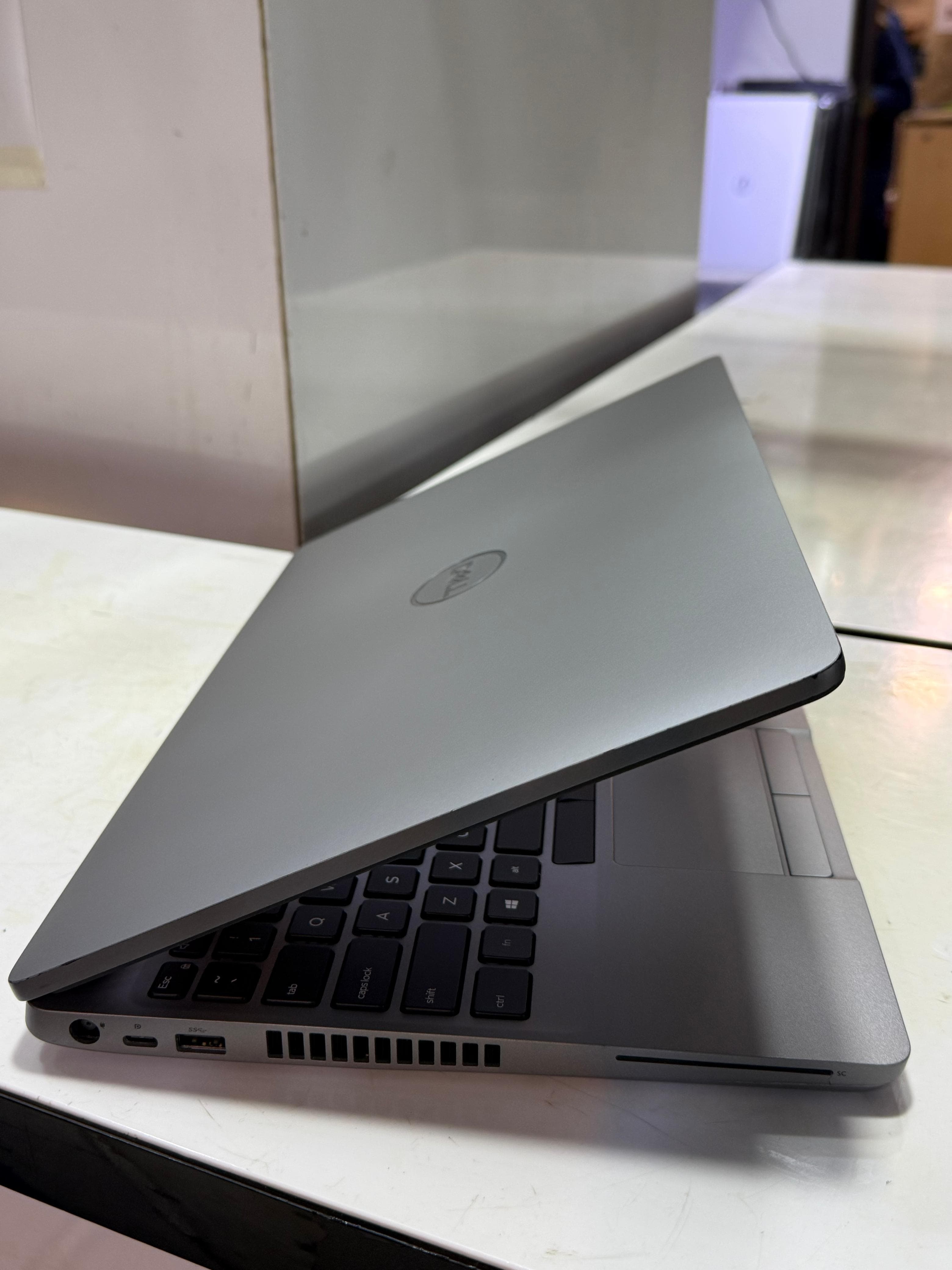 Dell precision 3550
